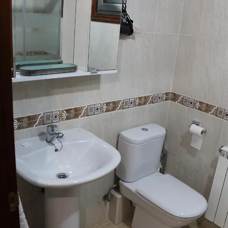 Homestay Camino Ingles Habitacion Luxe Doble Bano Y Cocina *